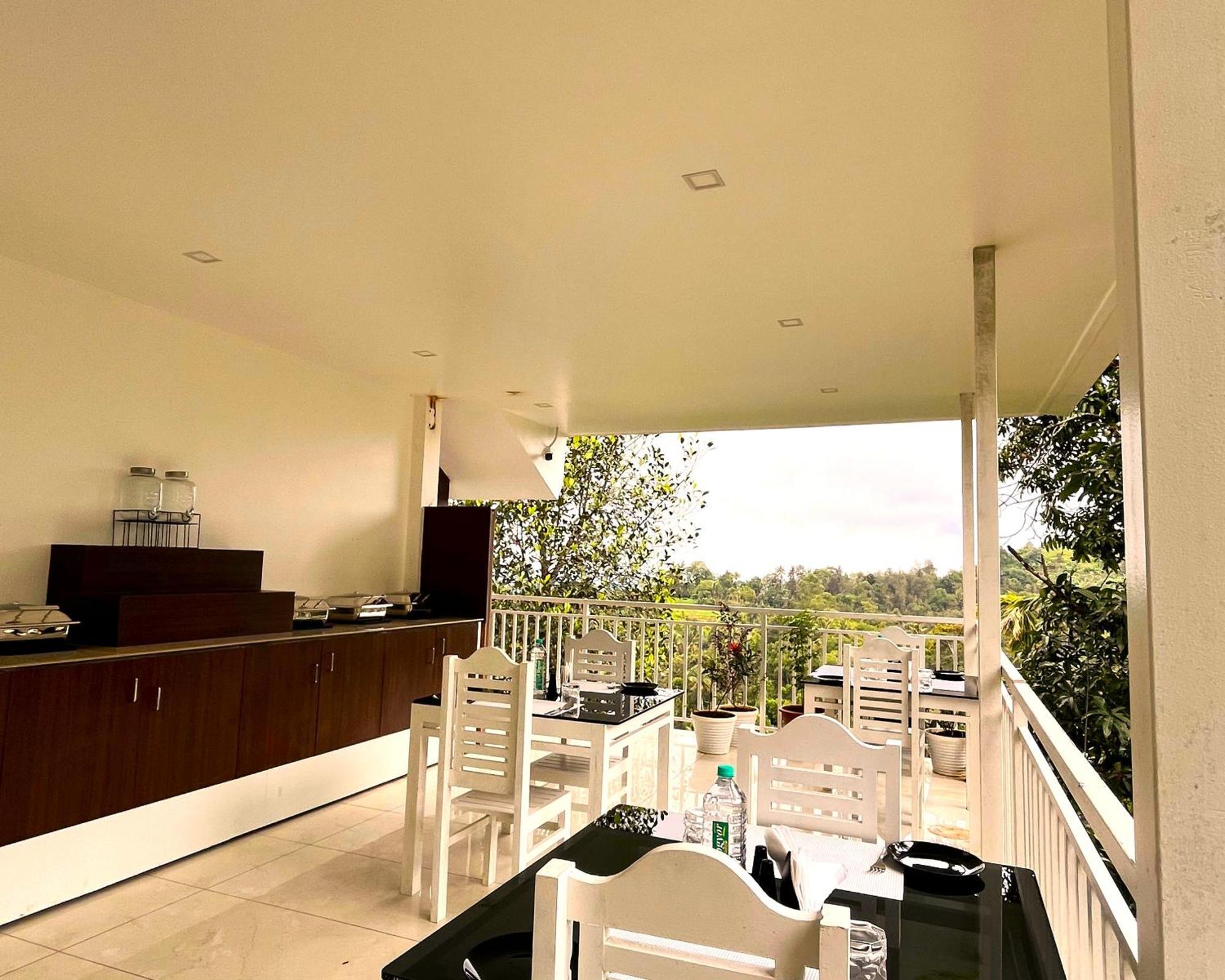 Aura Springs Resort Anachal ภายนอก รูปภาพ