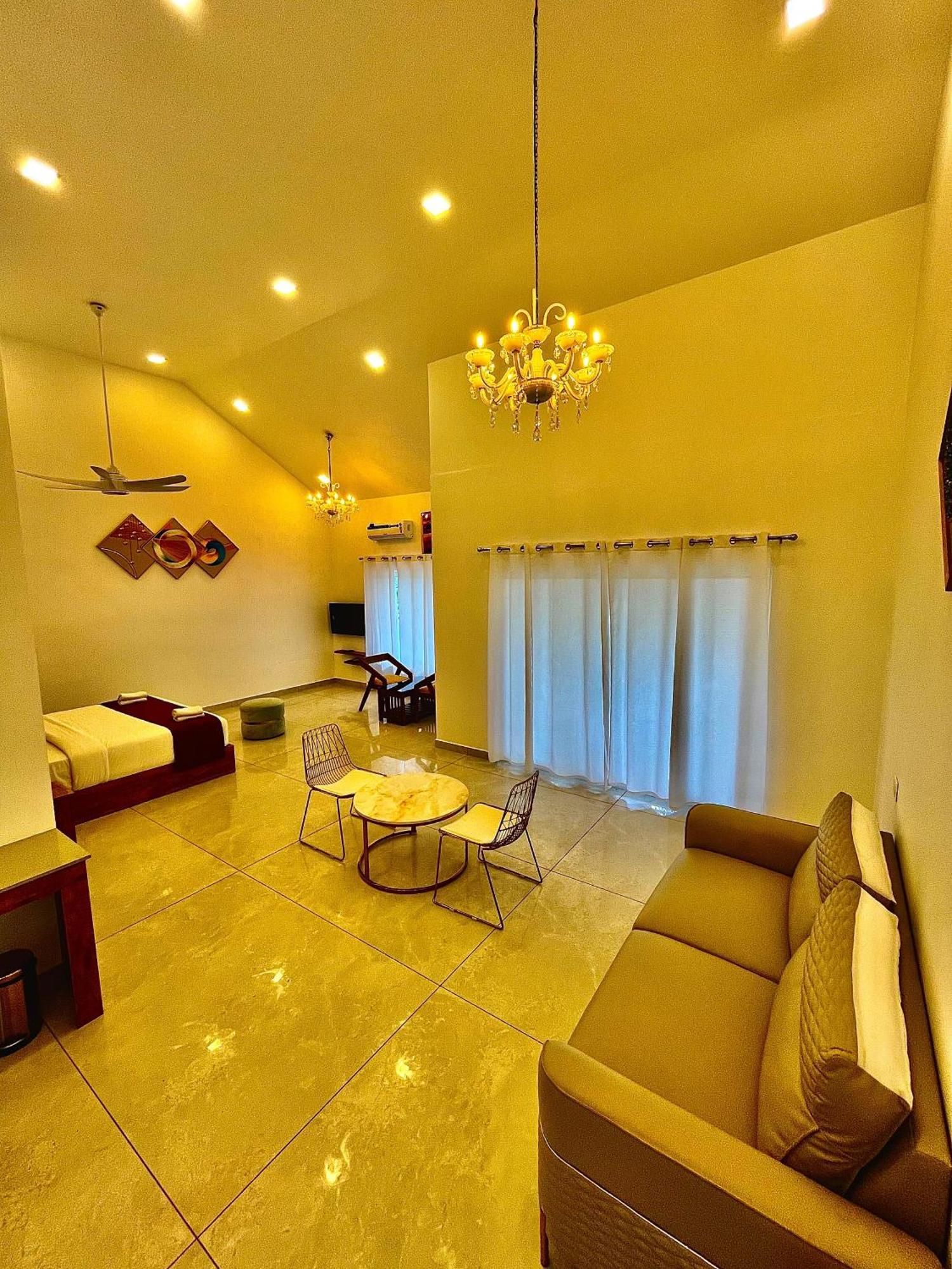 Aura Springs Resort Anachal ภายนอก รูปภาพ